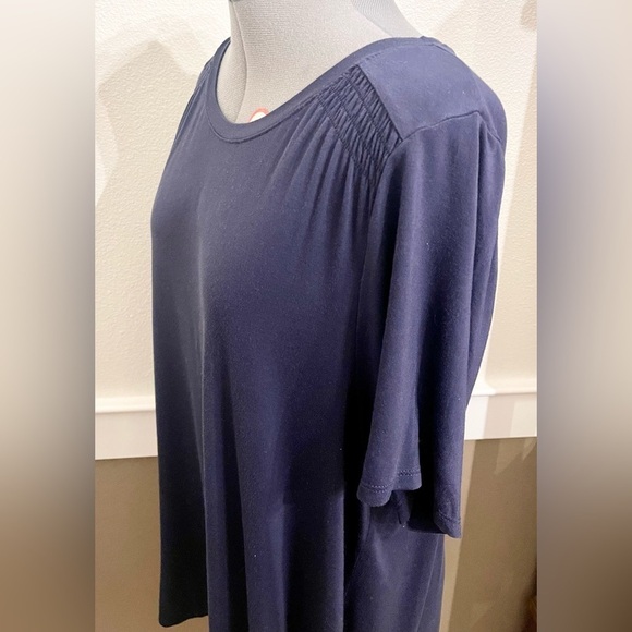 Lane Bryant Navy Blue Swing Top Size 14/16 Tunic Smocking detail on shoulder - Picture 5 of 7